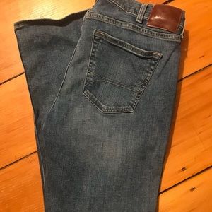 Like new never worn Men’s Straight legged Jeans
